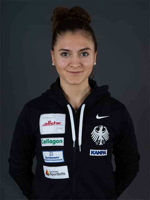 Leonie EBERT