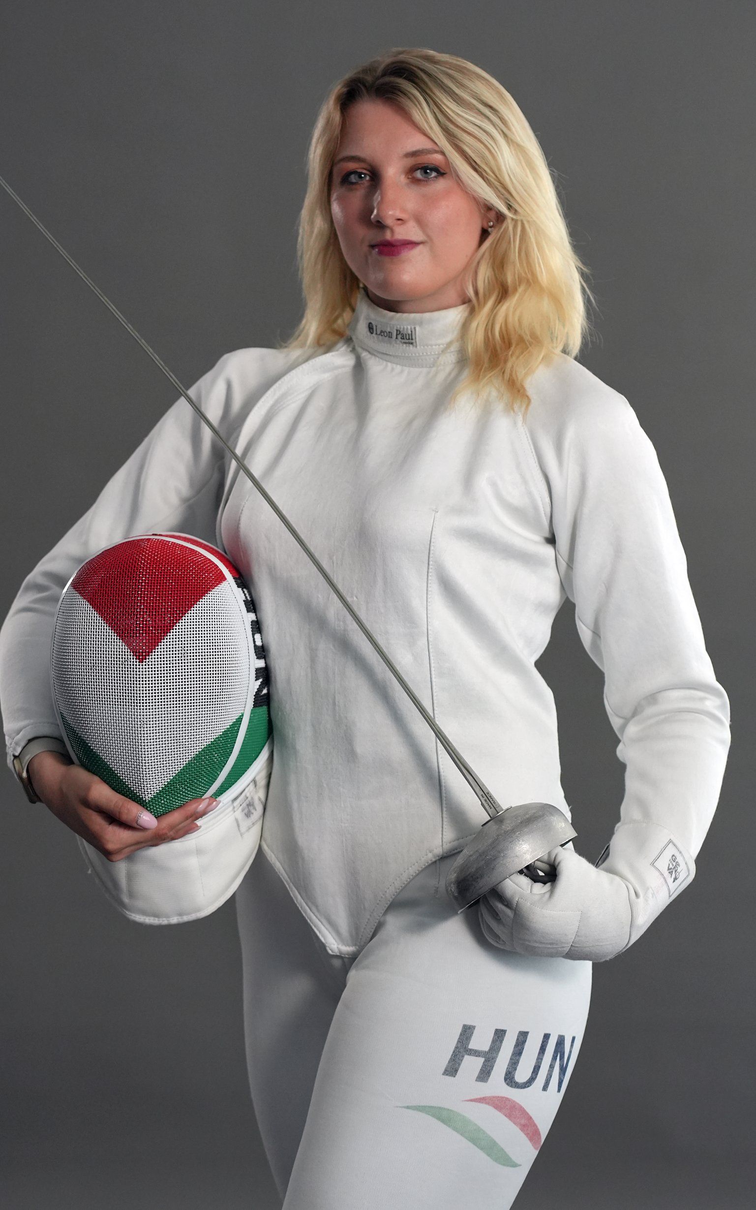 MUHARI Eszter